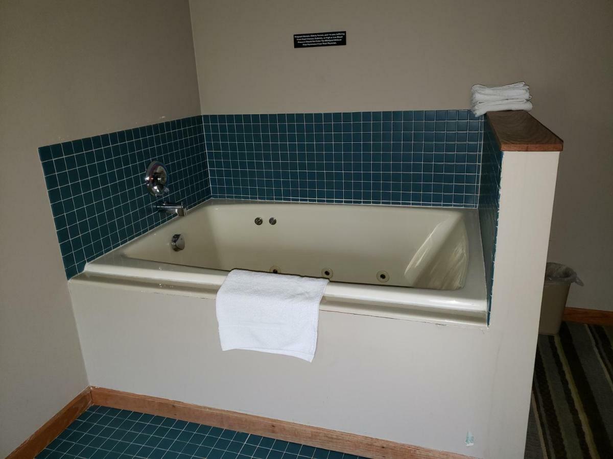 Hotel Super 8 By Wyndham Watseka Zewnętrze zdjęcie